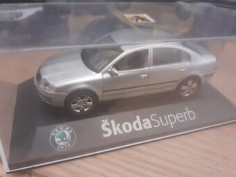 KADEN Škoda Superb - 1:43