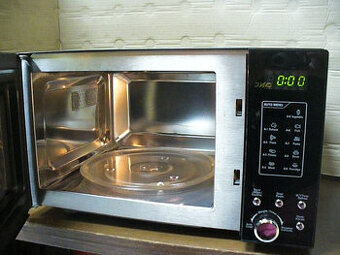 MIKROVLNKA  S GRILEM