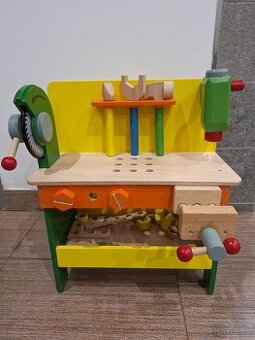 Dřevěný pracovní ponk