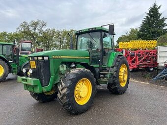 John Deere 8200