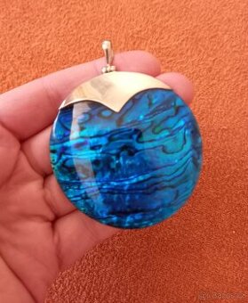 Stříbrný přívěsek s přírodní perletí - obrovský