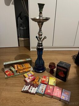 Vodní dýmka s tabáky a příslušenstvím