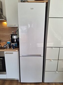Lednice s mrazákem beko