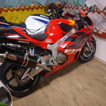 Prodám HONDU VTR 1000 SP1
