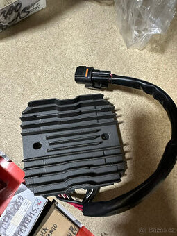 Regulátor dobíjení Suzuki GSXR 1300 Hayabusa 2008-2012