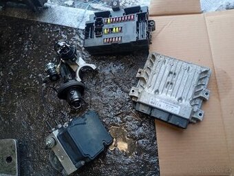 CITROEN JUMPER, PEUGEOT JUMPER 2,2HDI 150000KM EURO 5 POČÍTA