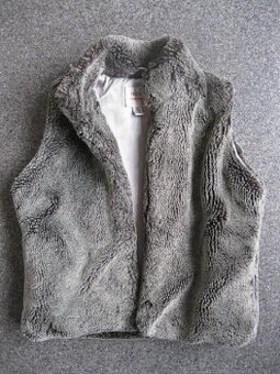 Luxusní chlupatka/vesta zn.Next vel. 5/6 let