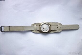 Retro hodinky QUARZ AURIOL