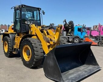 Kolový nakládač CAT 914M-EPA