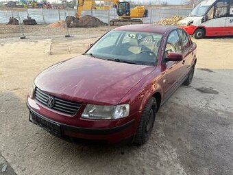 Náhradní díly - Volkswagen Passat 1.6i 74kW r.v. 1997