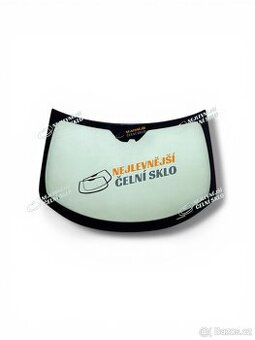 Čelní sklo Chevrolet Corvette C8 kamera HUD