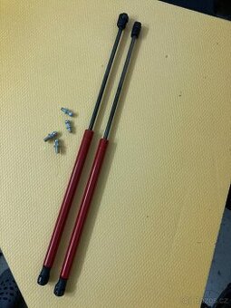 Škoda Octavia 3 - plynové vzpěry kapoty.