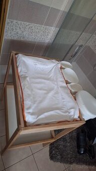 Přebalovací pult Ikea