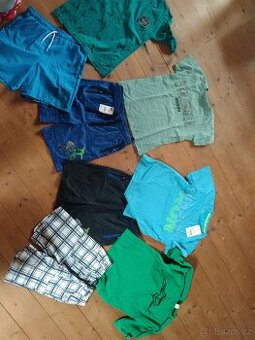16ks oblečení vel 140-146 (12,50 kč/ks)