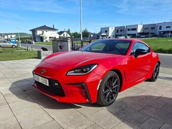 Prodám Toyotu GR86 s manuální převodovkou 3.300km