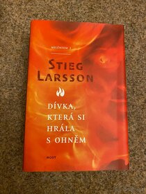 Stieg Larsson Milenium 2 Dívka, která si hrála s ohněm - 1