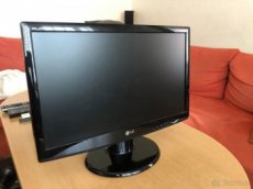 LG Flatron W2043T-PF - LCD monitor 20"