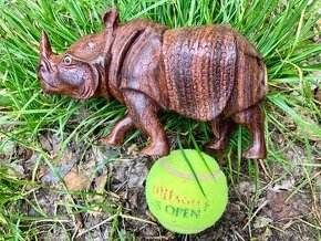 Stará figurka nosorožec