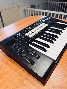 Novation launchkey 25