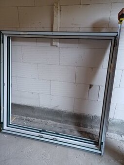 Prodám nová okna Salamander STREAMLINE, dvoukřídlo 150x150