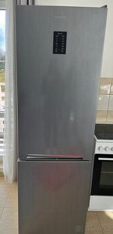 Chladnicka s mraznickou Philco PCN 310