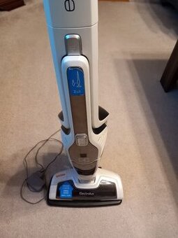 Tyčový AKU vysyvač Electrolux ZB3230P - 1
