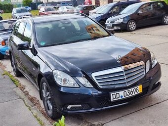 Mercedes-Benz E200 W212
