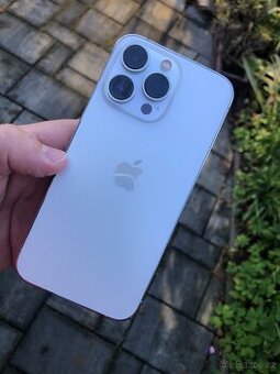 iPhone 13 PRO 256Gb v hezkém stavu, stříbrný - 1
