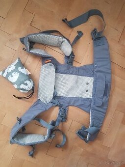 Nosítko Beco s pláštěnkou z chladivých materiálů