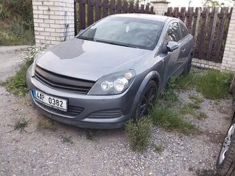 Opel Astra H GTC 1.4 benzín.