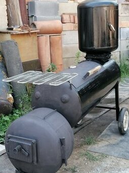 Prodám gril s udírnou domácí výroby.