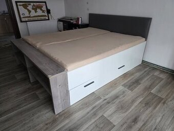 Postel Mobelix 180x200 + matrace Dormeo + rošty