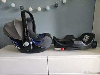 Autosedačka Baby safe 2 i size + báze - 1