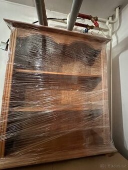 RUSTIKÁLNÍ KNIHOVNA DUB