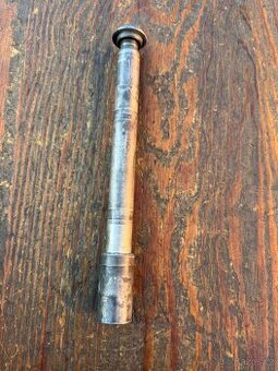 Čep osa předního kola přední vidlice zavěšení Yamaha YZF YZ