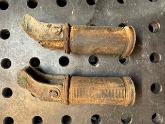 Jawa 250, 350 Pérák zadní stupačky