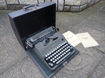 psací stroj