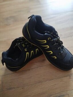 Pracovní obuv značky VM velikost 42.