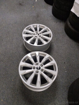 orginál alu kola z Q3 F3 R18