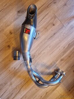 Kawasaki Z650 Akrapovič