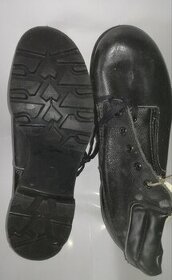 Pracovní obuv č. 43 (9)