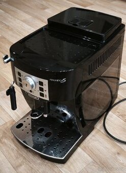 DeLonghi Espresso kávovar MagnificaS ECAM 22.110B