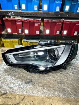 Audi A3 (V8) světlo