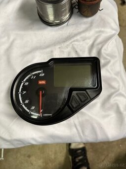 budíky aprilia rs4 125