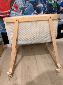 Dětská postýlka pro mimčo