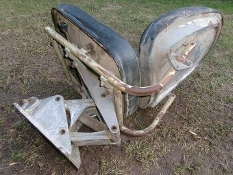 prodám součástky zemědělských strojů. Kompletní pérovací sed