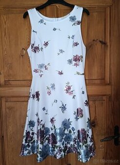 Elegantní dámské šaty zn. Fisherfield vel. M