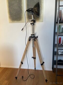 Prodám elegantní stojací lampu