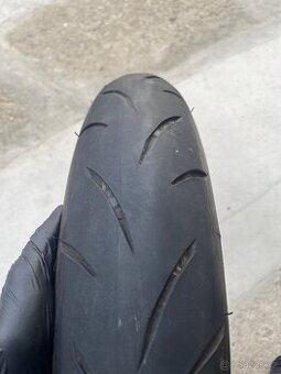 Přední pneu bridgestone battlax s21