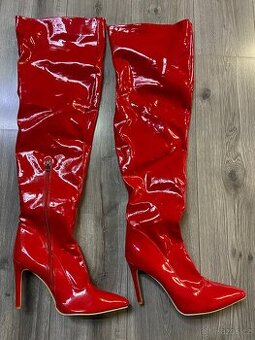 Latexove kozacky nad koleno